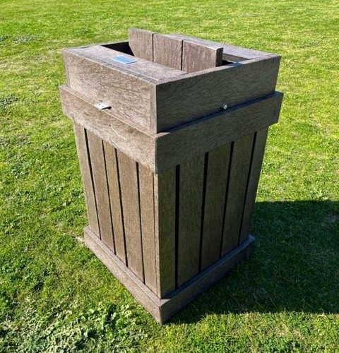 Baboonproof bin with rotating lid 600x600x770 (holds black Munisipal bin)
