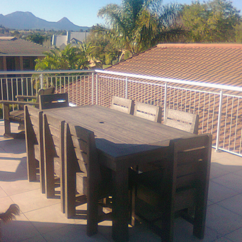 Table – 1.9m x 1.0m Straight legs with steel support